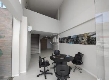 Comercial · 79m² · 2 Vagas · Loja Térrea Comercial - 79m², Trindade