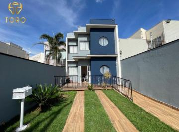 Casa · 113m² · 3 Quartos · 2 Vagas · LOCAÇÃO | Sobrado, com 3 dormitórios em Jardim América, Maringá