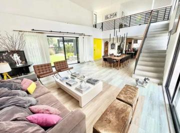 Casa · 620m² · 5 Quartos · 4 Vagas · Casa Duplex, 5 quartos, 5 suítes, 4 vagas de garagem em Condomínio no Itanhangá