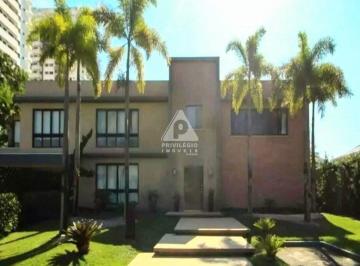 Casa · 922m² · 3 Quartos · 4 Vagas · Magnífico Duplex, alto padrão, salão pé direito duplo, 3 suítes, piscina, e maravilhosa casa de hósp