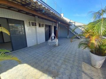 Apartamento · 205m² · 2 Quartos · 2 Vagas · Cobertura Linear Aconchegante a Passos da Praia! Imagine morar a apenas 11 minutos