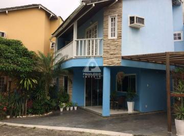 Casa · 136m² · 3 Quartos · 2 Vagas · Casa Duplex em condomínio, com 3 Quartos, sendo 1 suíte, 2 vagas de garagem, piscina - Recreio dos B