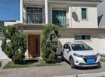 Casa · 250m² · 3 Quartos · 3 Vagas · Casa duplex , 3 suites , churrasqueira, piscina , 4 vagas de garagem, a venda no Condomínio Reserva