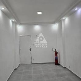 Comercial · 20m² · Sala Comercial à Venda no Coração da Tijuca – Praça Saens Peña