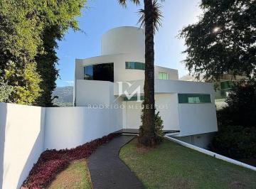 4c946629-f1c8-4133-967c-d5088b85c6bc-1775939879515.jpeg · Casa de alto padrão com vista para a Lagoa da Conceição em Florianópolis