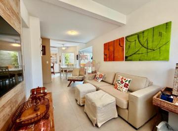Imagem do Imóvel · Casa em condomínio na avenida da praia de Juquehy, disponível para venda