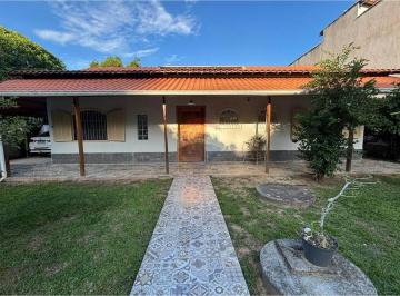 Casa · 375m² · 3 Quartos · 3 Vagas · Casa a venda com 3 quartos,piscina,placa solar no condado de marica.