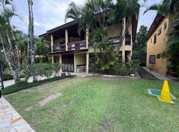 8a1e8595ee4ad6bffd0d6172c27b8e738dbc29cb · Casa em Maresias a 30m da praia | 3 dormitórios | Condomínio com lazer completo
