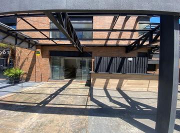 Comercial · 230m² · Loja para alugar no bairro Serrinha - Goiânia/GO