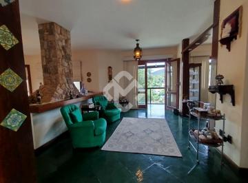 Casa · 224m² · 5 Quartos · 2 Vagas · Casa em condomínio no bairro Albuquerque, Teresópolis RJ