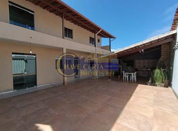 Casa · 243m² · 4 Quartos · 3 Vagas · Casa em Santa Helena (Barreiro), Belo Horizonte/MG