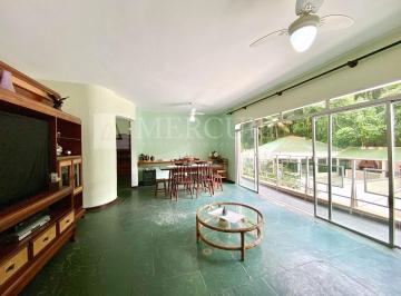 b6591eef8f8478368e613d6b7a4bf3a53cc9a434 · Apartamento à venda na Praia das Pitangueiras em Guarujá.