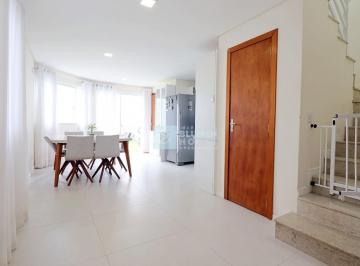 Casa · 118m² · 3 Quartos · 2 Vagas · Sobrado de esquina no bairro Velha Central!