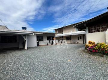 57216ecc2c150ccc92bacb2e66a0e66e5510feb3 · Casa com 4 dormitórios à venda, 313 m² por R$ 1.500.000,00 - São João - Itajaí/SC