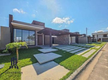 e6f4e06d32342898cea6fe3d40b380d3e840e57a · Casa com 3 dormitórios à venda, 131 m² por R$ 950.000,00 - Ipê - São José dos Pinhais/PR