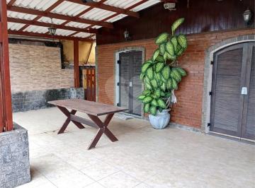 Casa · 230m² · 3 Quartos · 6 Vagas · Casa com 3 quartos à venda em Vista linda - SP