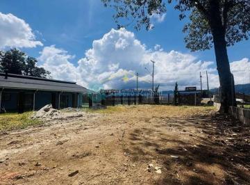 ak4iitc2owq3y2qyotawyzri_md · Terreno plano com vista