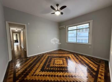 Apartamento · 115m² · 3 Quartos · Apartamento de 3 dormitórios com 115 m² quartos, em frente à Redenção à venda no Centro Histórico.