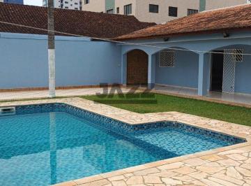 Casa · 135m² · 2 Quartos · 3 Vagas · Casa Térrea Isolada de Esquina com Piscina e Espaço Gourmet no Caiçara