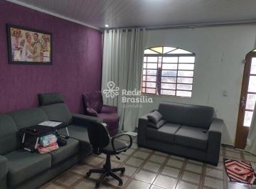 Casa · 250m² · 5 Quartos · 4 Vagas · QNM 7 - Casa com 5 quartos - 1 suíte - 6 banheiros - Ceilândia