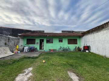 Casa de 2 quartos, Itanhaém · Casa padrão edicula para Venda, Itanhaém / SP. Possui 02 dormitórios