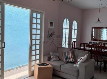 Casa · 164m² · 4 Quartos · Oportunidade - Casa com Edícula - Centro - Jacareí - 4 Dormitórios - 110,83m².