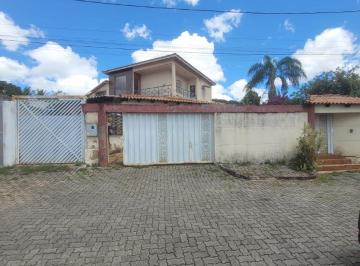 Casa de 5 quartos, Águas Claras · VENDA URGENTE EM ARNIQUEIRAS - QUADRA 5 - PREÇO DE OCASIÃO