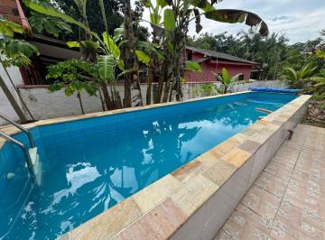 Rural de 3 quartos, Itanhaém · Chácara com 3 quartos e piscina em Itanhaém.