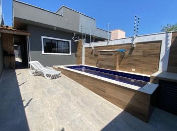 Casa de 2 quartos, Itanhaém · Casa com 2 quartos e piscina em Itanhaém.