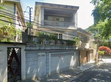 Casa · 180m² · 4 Quartos · 2 Vagas · Sobrado de quatro dormitórios e duas suites aceita permuta por casa pequena