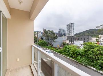 Casa · 176m² · 3 Quartos · 2 Vagas · Casa geminada para locação na Praia dos Amores com 3 quartos