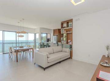 Apartamento · 119m² · 3 Quartos · 2 Vagas · Frente Mar em Cabeçudas – 3 Suítes Mobiliado com Vista Espetacular no Ed. La Plage