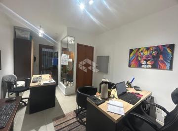 Comercial · 31m² · Sala comercial mobiliada no bairro Cidade Baixa com terraço privativo.