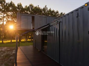 Casa · 120m² · 3 Quartos · Refúgio exclusivo à beira da Lagoa dos Patos | Casa em Container | Vista incrível