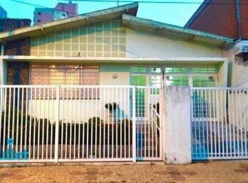 Casa · 180m² · 2 Quartos · 2 Vagas · Casa residencial de 2 quartos com suíte, frente, Cambuí – Financia R$ 1.100.000