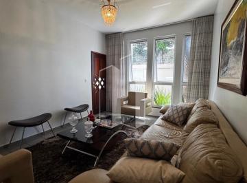 Casa · 246m² · 4 Quartos · 4 Vagas · Casa com 4 Quartos, 2 Suítes, 4 Vagas e com 246M² - Jardim América