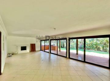 Casa · 610m² · 7 Quartos · 3 Vagas · Cond. Sto Antônio do Forte seteQ/cinco sts. Piscina, grande quiosque gourmet.