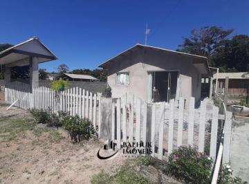 Casa · 2 Quartos · 2 Vagas · Casa com quintal na praia balneario Guarapari