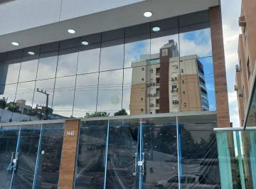 7cb18cc3ff87cbd581588f9a0b9b6ccac95581e6 · Prédio Comercial com Elevador no bairro Estreito, em Florianópolis/SC.