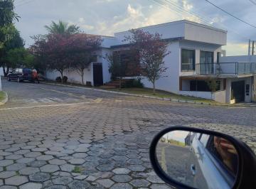 Casa en Venda de 2 quartos  · Casa em Condomínio fechado