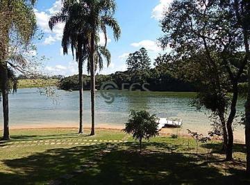 Casa · 234m² · 4 Quartos · 2 Vagas · Linda casa com 4 suítes e acesso direto a represa em condomínio fechado com segu