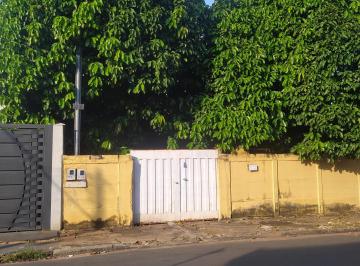 Casa de 3 quartos, Goiânia · Lote grande com casa