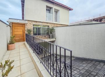 2ec43a80-3867-4a20-b1fd-0025e43fc440 · Elegante sobrado para venda em Parque São Domingos com 3 quartos, sendo 1 suíte, 180m²