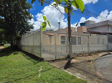 Casa de 4 quartos, Riacho Fundo · Qs 12 - Casa de esquina! Aceita financiamento!