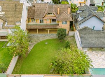 Casa de 5 quartos, Curitiba · CASA EM CONDOMÍNIO - 4 SUÍTES / JARDIM ESPAÇOSO / UBERABA