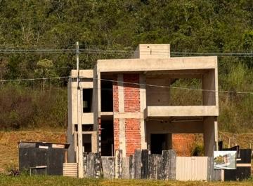 Casa de 3 quartos, Valparaíso de Goiás · Sobrado de alto padrão em fase de acabamento