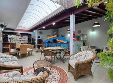 Casa · 320m² · 4 Quartos · 4 Vagas · Casa com 4 Quartos e 6 banheiros - Condomínio Fechado