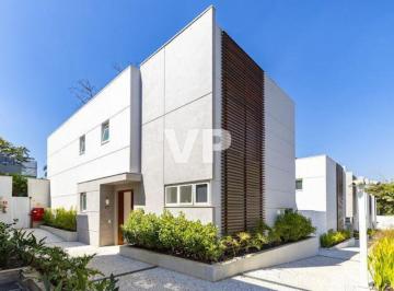 Casa de 4 quartos, São Paulo · Residência exclusiva no Condomínio Hípica Garden, na Granja Julieta