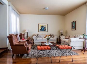 Casa · 390m² · 3 Quartos · 5 Vagas · Casa com 3 Quartos, Piscina e 7 Vagas de Garagem