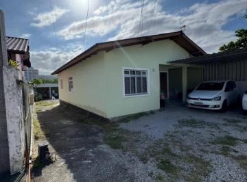Casa com edícula em Areias - São José/SC · Casa com edícula em Areias - São José/SC
